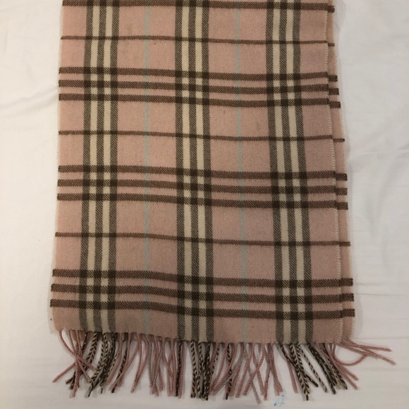 Burberry Classic 100% Cashmere Scarf - Picture 7 of 7